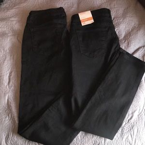 2 Old Navy RockStar Super skinny Jeans